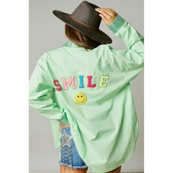 Fantastic Fawn Tops - Made My Day Smile Sequin Outline Patch Shirt in Apple Green